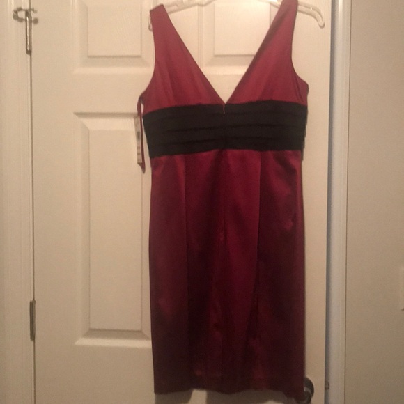 Party dress - Picture 3 of 3